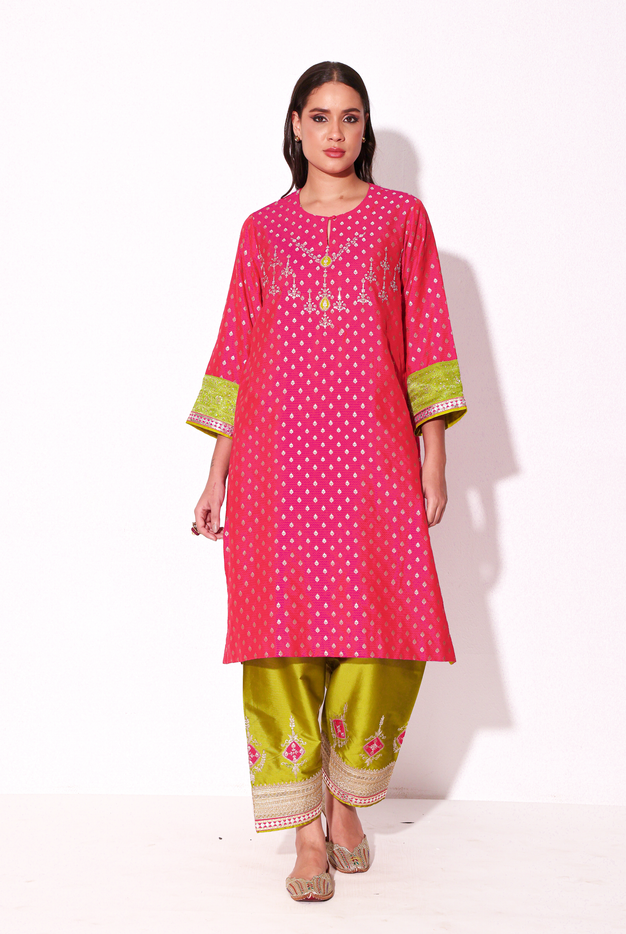 Fuchsia Banarasi Silk Kurta Set with Zari & Dabka Work