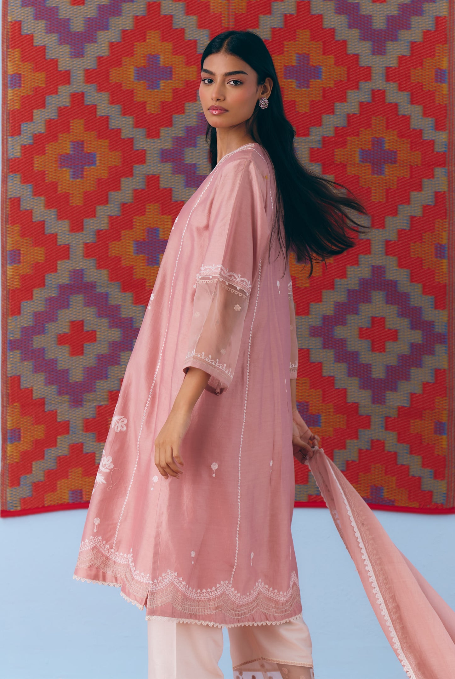 Dusky Pink Silk Chanderi Kurta Set with White Thread & Zari Embroidery
