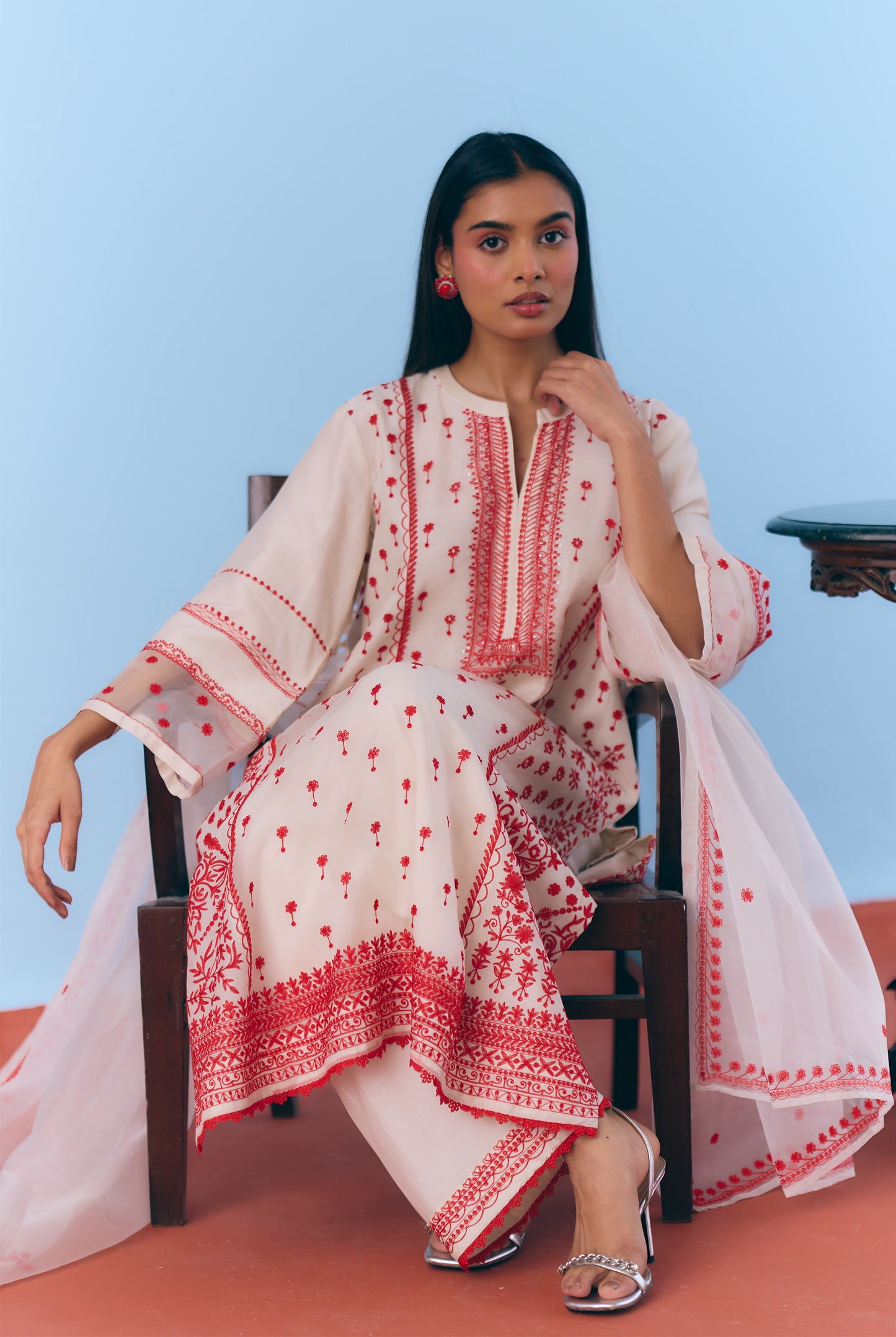 White Silk Chanderi Kurta Set with Red Thread Embroidery 005