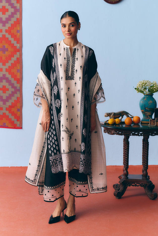 Black & White Silk Chanderi Kurta Set with Thread & Pita Embroidery