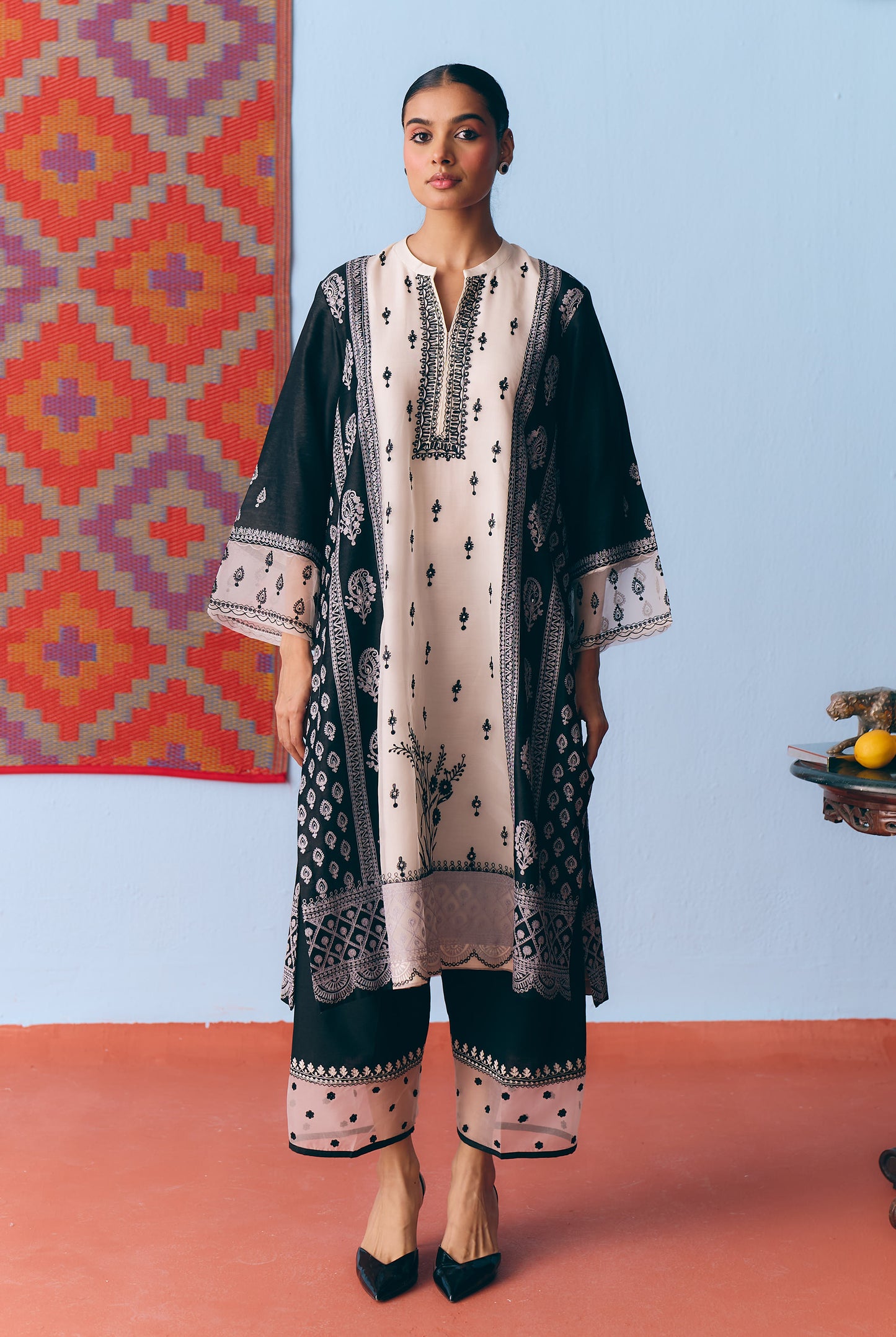 Black & White Silk Chanderi Kurta Set with Thread & Pita Embroidery