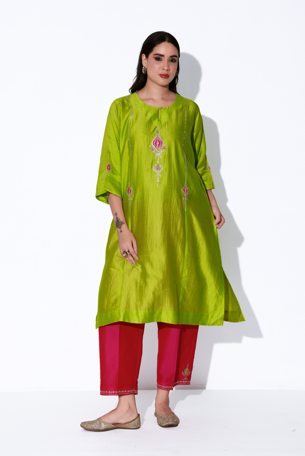 Parrot Green & Fuchsia Chiniya Silk Antifit Kurta Set