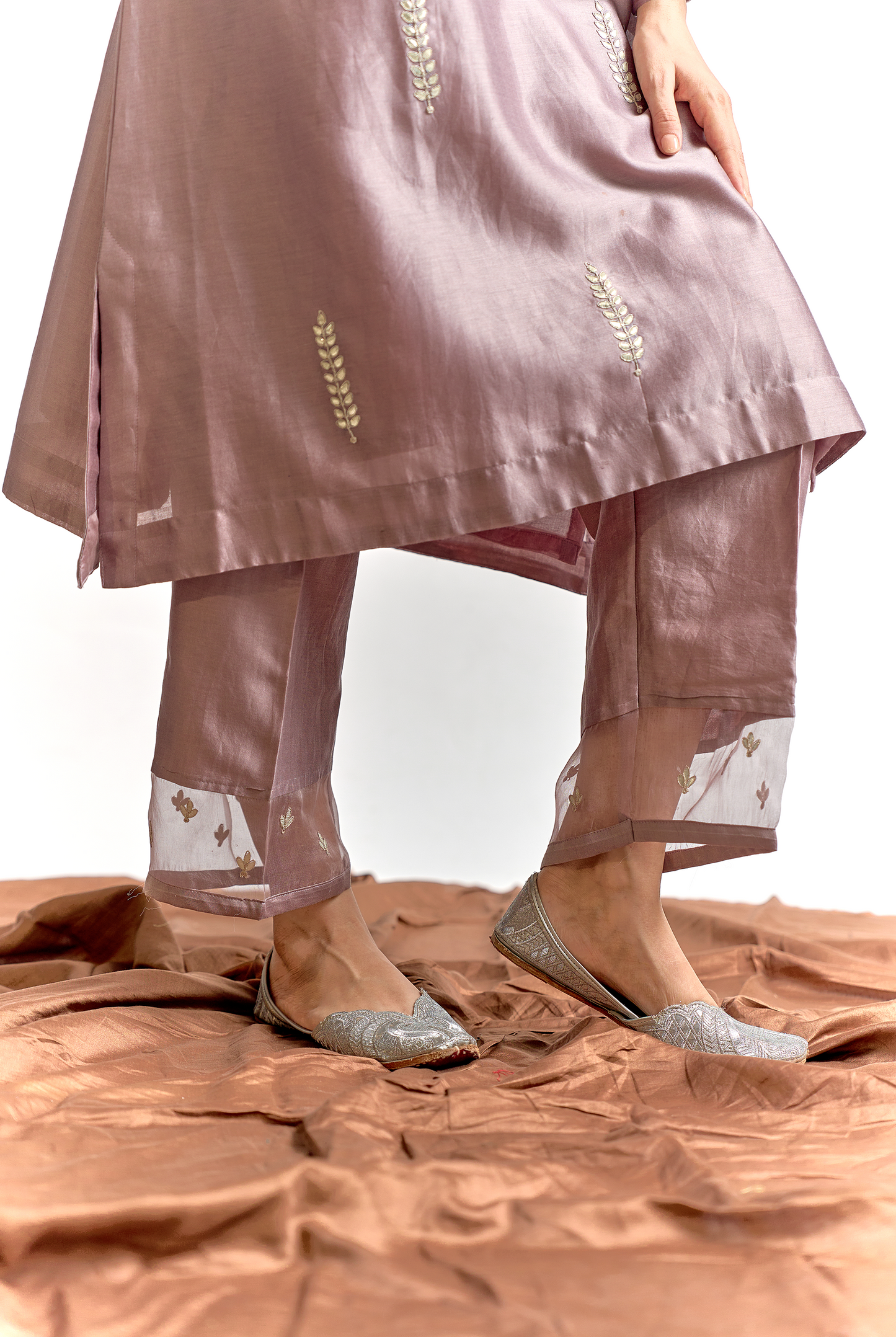 Dusty Rose Silk Chanderi Antifit Kurta Set with Gota & Dori Embroidery