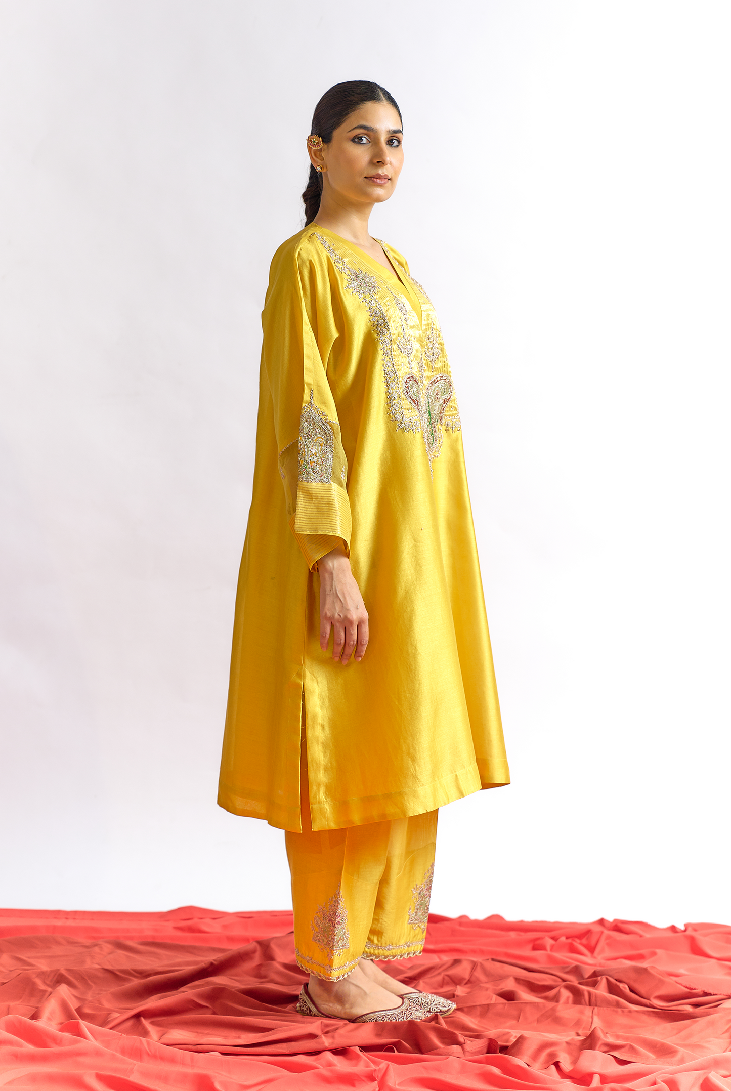 Yellow Silk Chanderi Antifit Kurta Set with Appliqué & Dori Embroidery