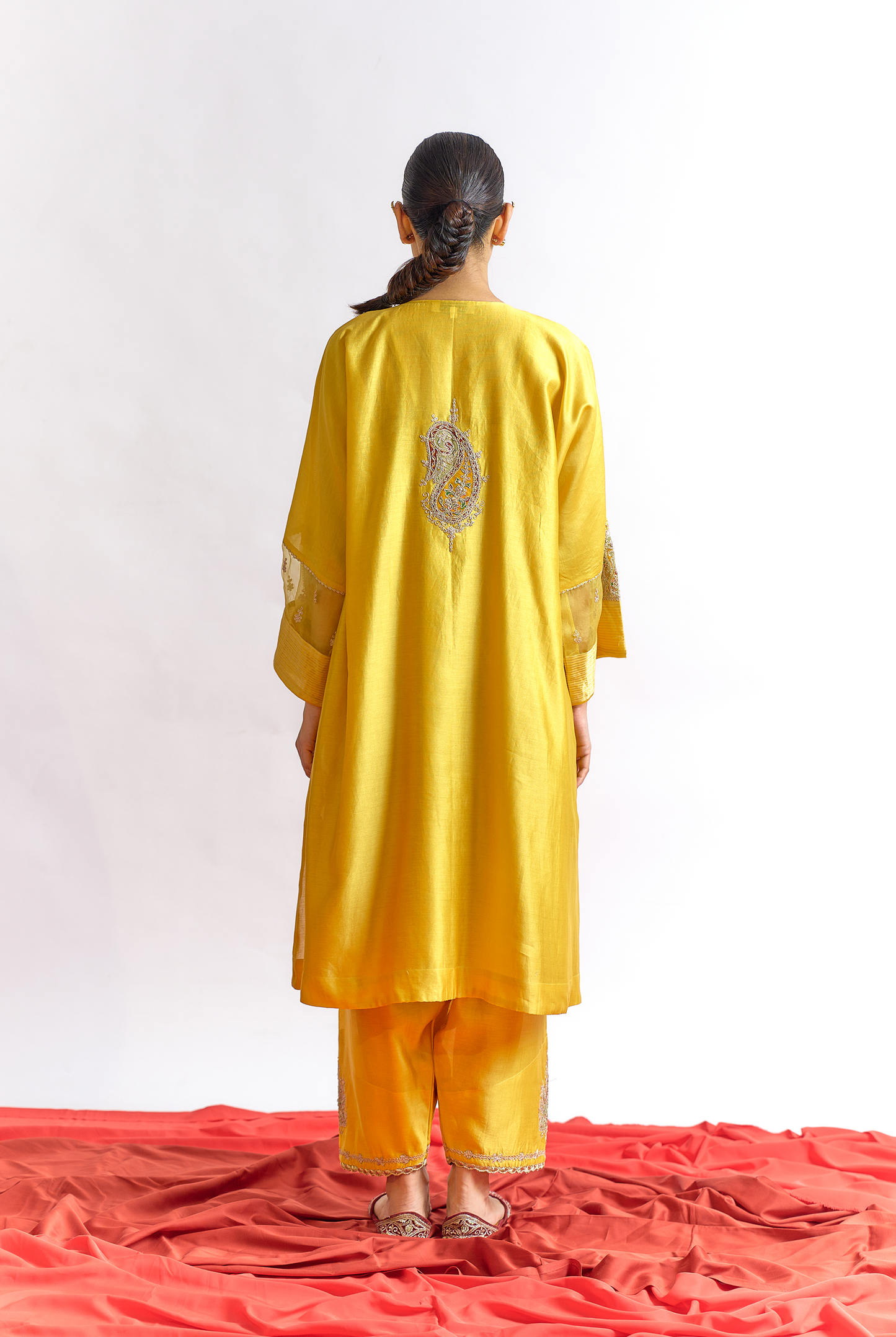 Yellow Silk Chanderi Antifit Kurta Set with Appliqué & Dori Embroidery