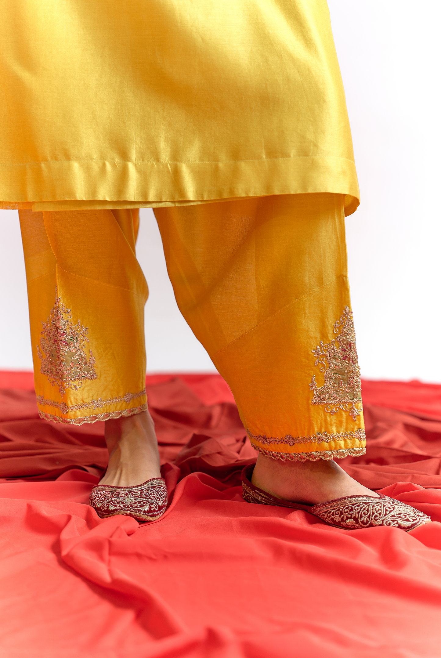 Yellow Silk Chanderi Antifit Kurta Set with Appliqué & Dori Embroidery