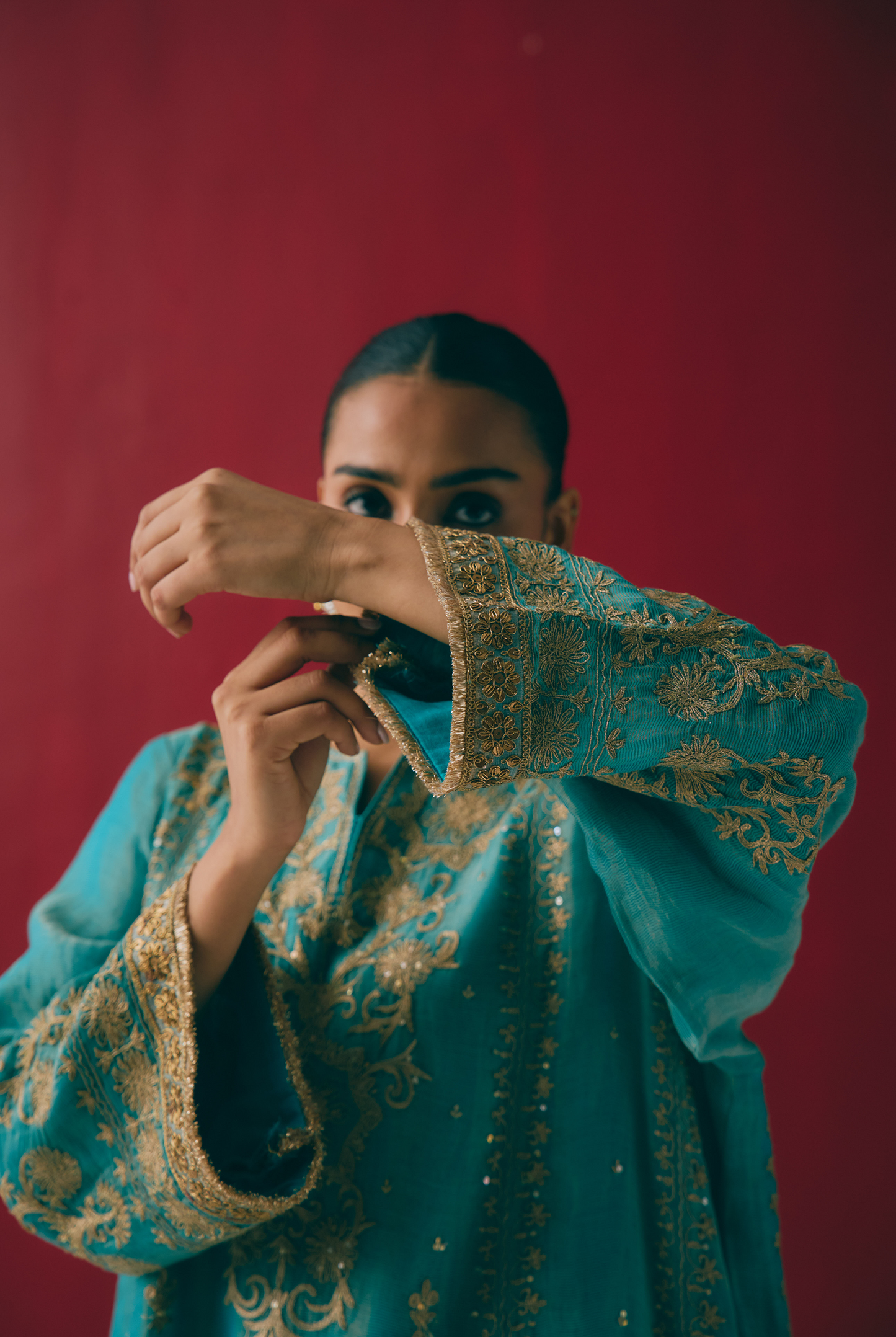 Lagoon Tissue Maheshwari Kurta Set with Dabka & Sitara Embroidery